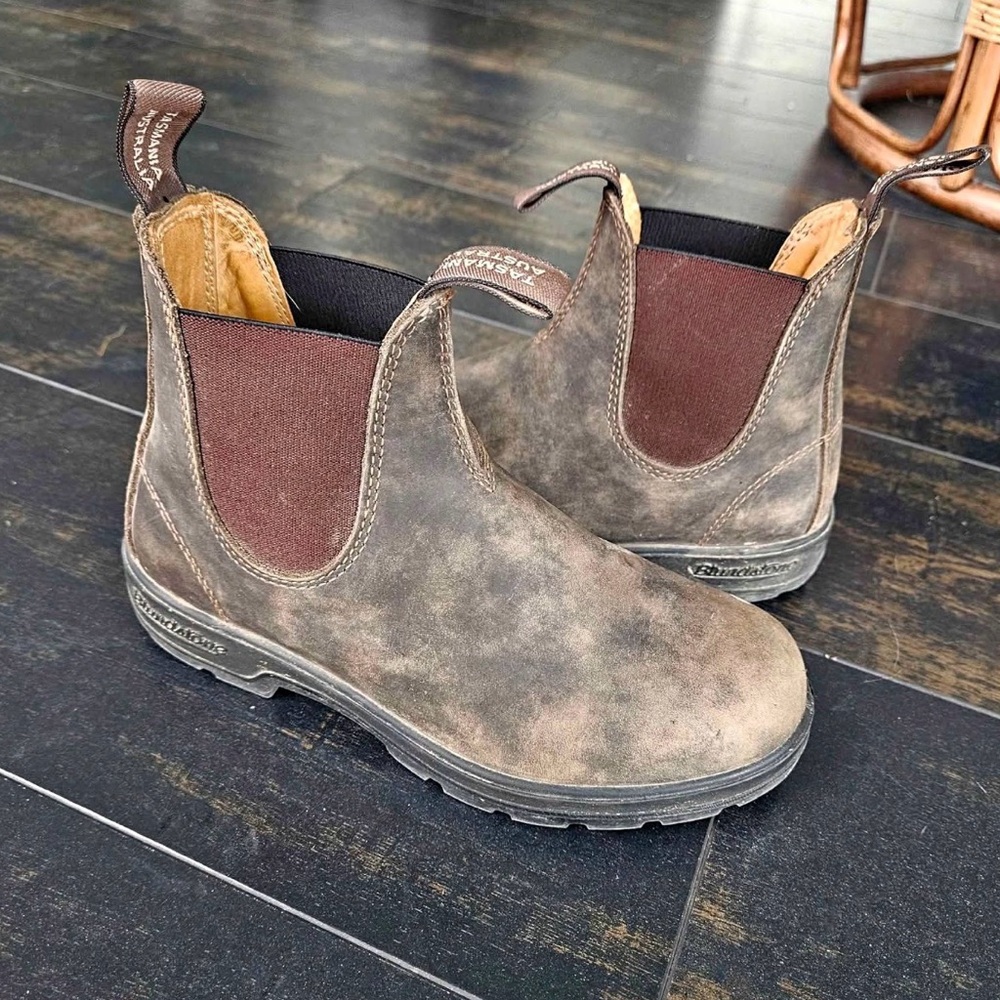 Blundstone 585 Rustic Brown. Aus 5.5, women’s 8.5